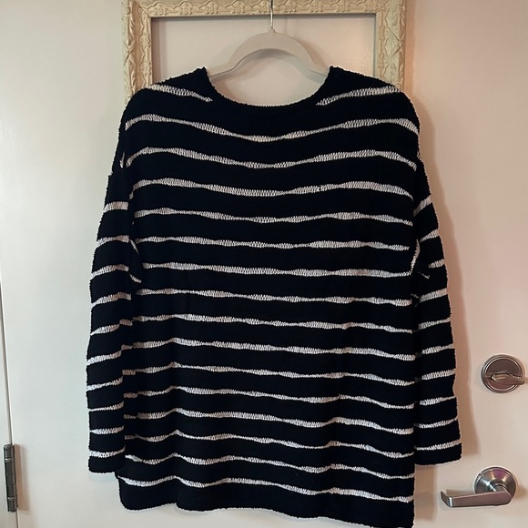 OLIVIA BY HABITAT | Wave Stripe Pullover Sweater Black and White - Picture 8 of 11